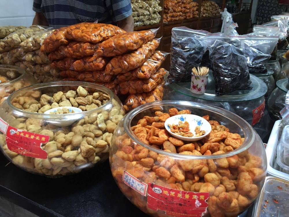 Shanghai Zhujiajiao Water Town: street food – the crust of the matter
